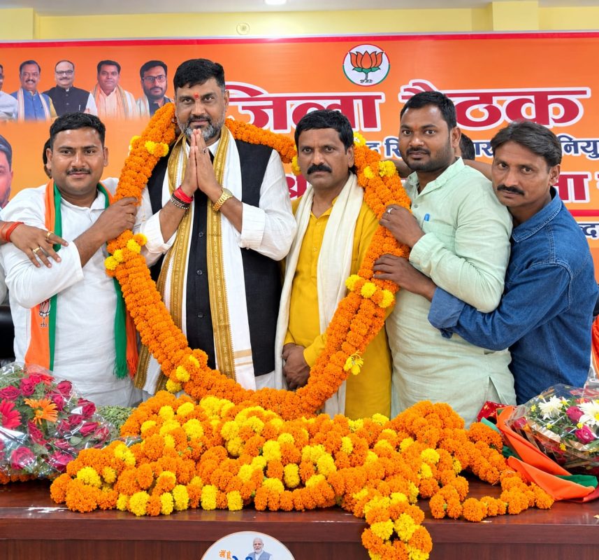 भाजपा जिला प्रभारी प्रवीण गुप्ता के प्रथम सिद्धार्थनगर आगमन पर कार्यकर्ताओं ने किया भव्य स्वागत