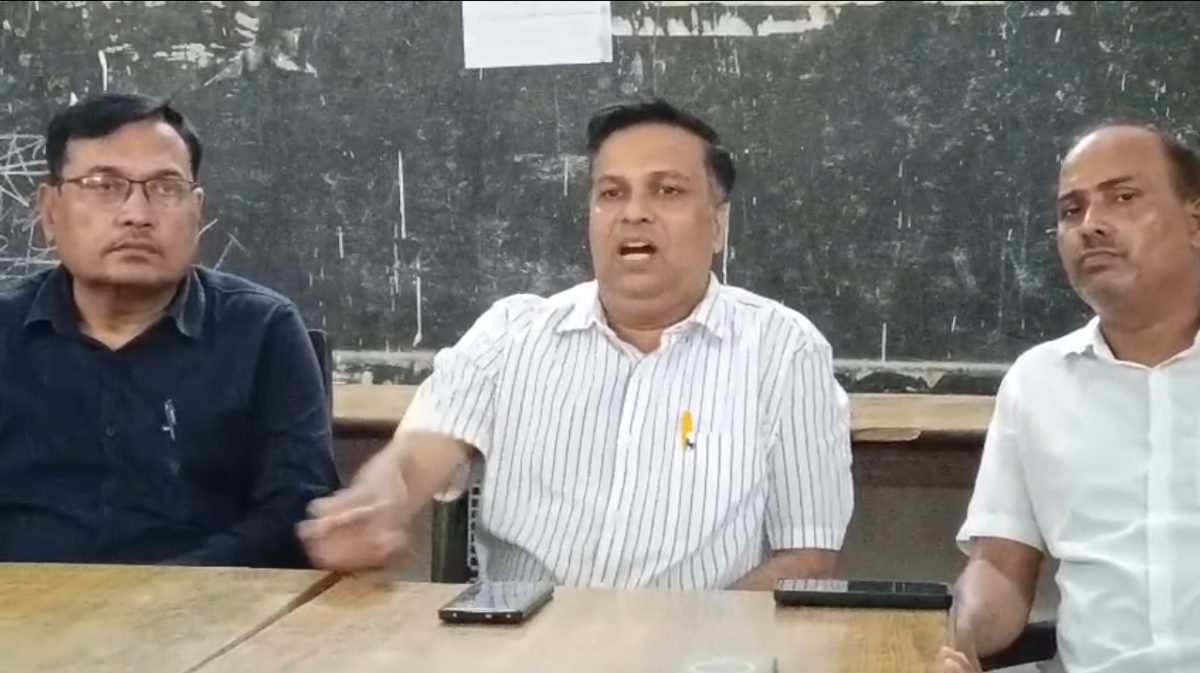 बुद्ध विद्यापीठ पीजी कॉलेज के शिक्षकों ने ध्रुव कुमार त्रिपाठी को समर्थन देने की घोषणा की